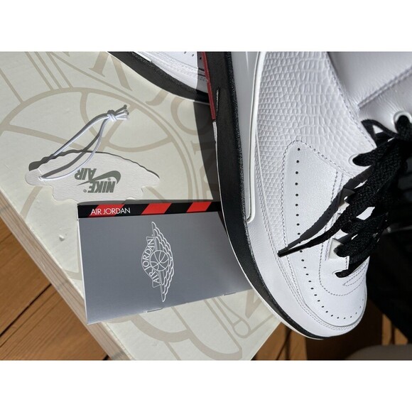 Air Jordan 2 Retro OG ‘Chicago’ 2022 - Women’s 11 /Men’s 9.5 (DX2454-106) - VNDS - Picture 9 of 11